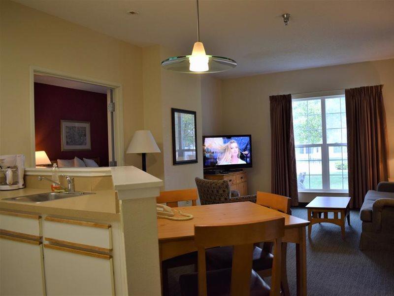 Baymont By Wyndham Wichita East Hotel Eksteriør billede