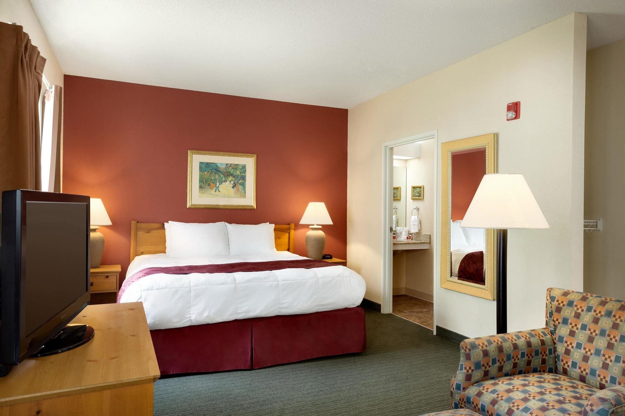Baymont By Wyndham Wichita East Hotel Eksteriør billede