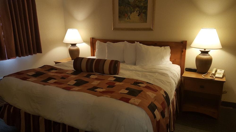 Baymont By Wyndham Wichita East Hotel Eksteriør billede