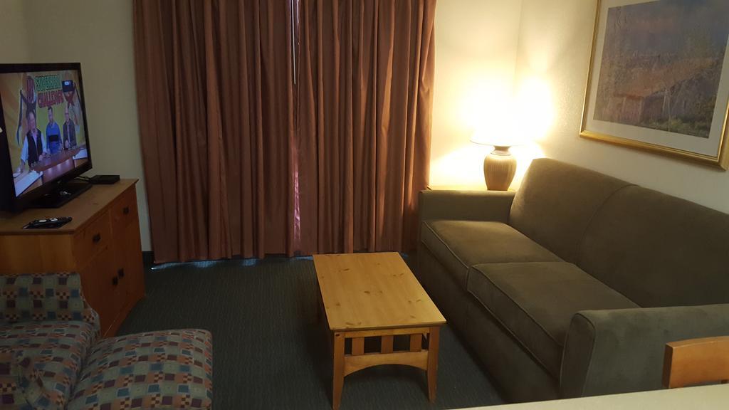 Baymont By Wyndham Wichita East Hotel Eksteriør billede