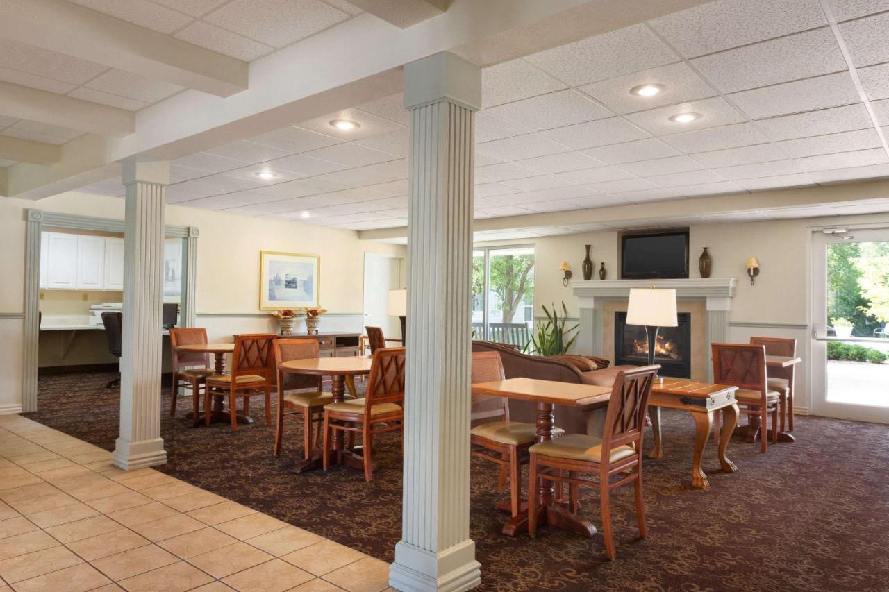 Baymont By Wyndham Wichita East Hotel Eksteriør billede
