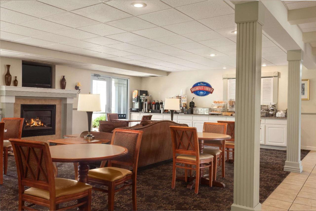 Baymont By Wyndham Wichita East Hotel Eksteriør billede